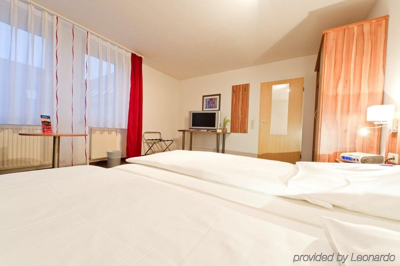 Hotel Domino Stuttgart Ngoại thất bức ảnh