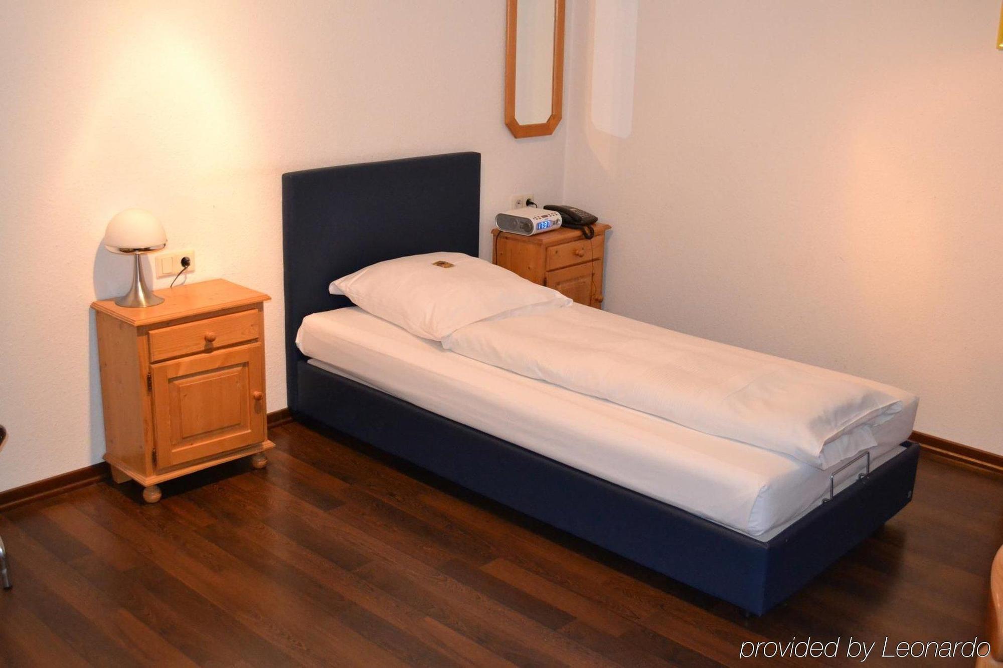 Hotel Domino Stuttgart Ngoại thất bức ảnh
