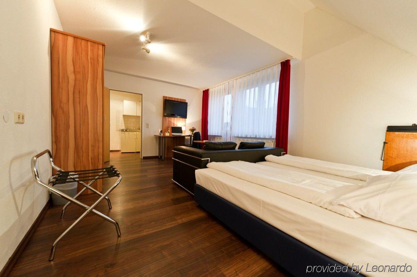 Hotel Domino Stuttgart Ngoại thất bức ảnh