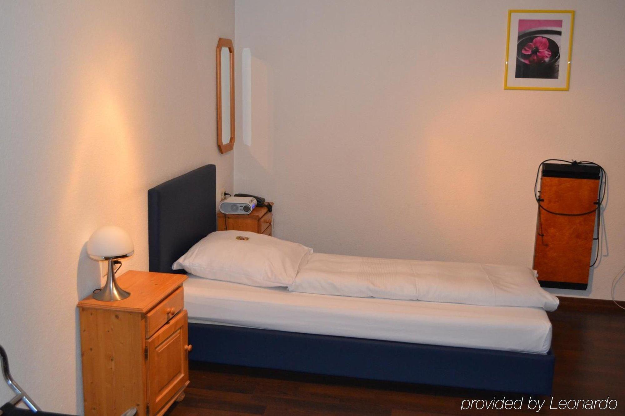 Hotel Domino Stuttgart Ngoại thất bức ảnh