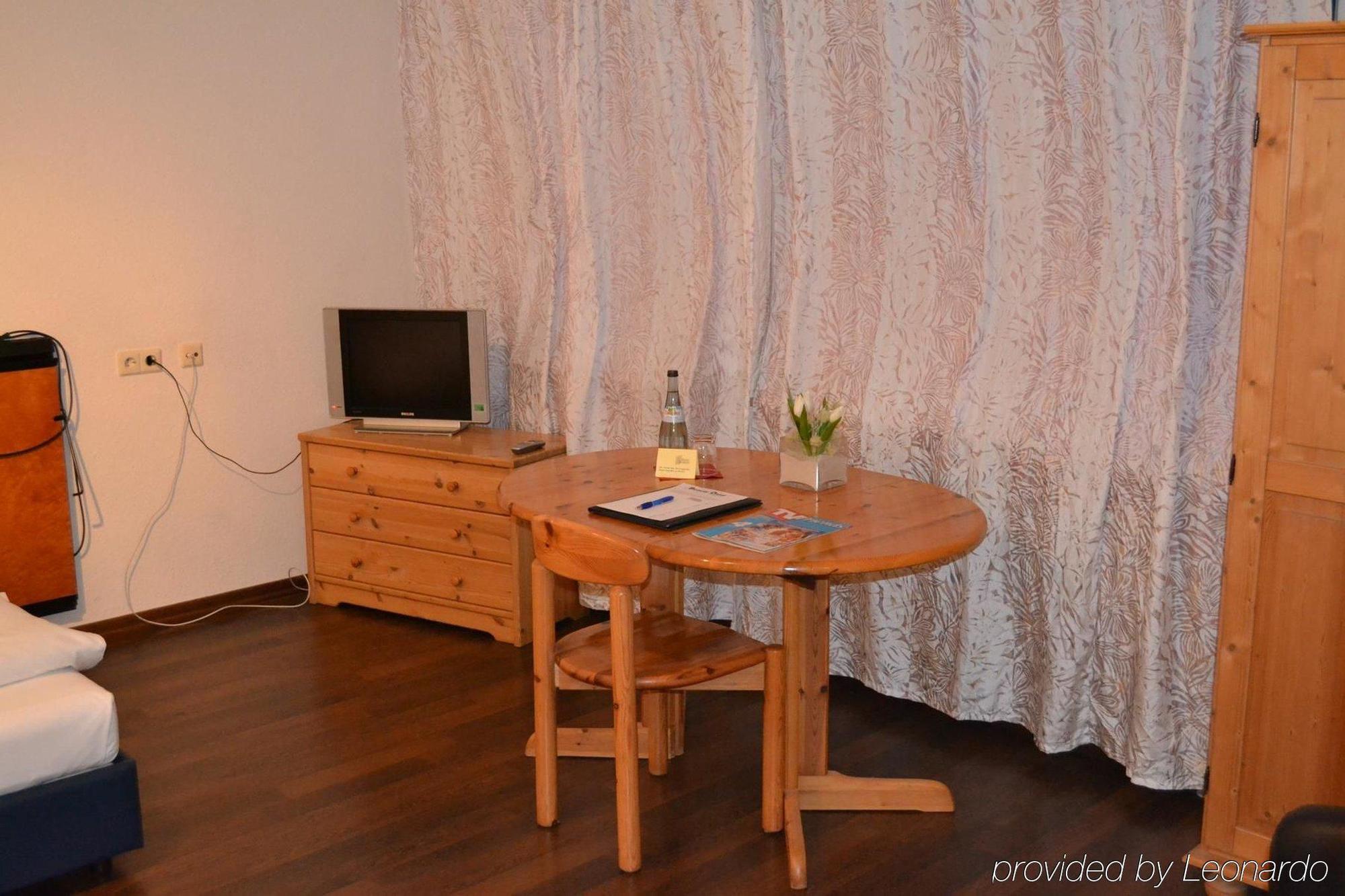 Hotel Domino Stuttgart Ngoại thất bức ảnh