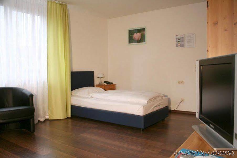 Hotel Domino Stuttgart Ngoại thất bức ảnh