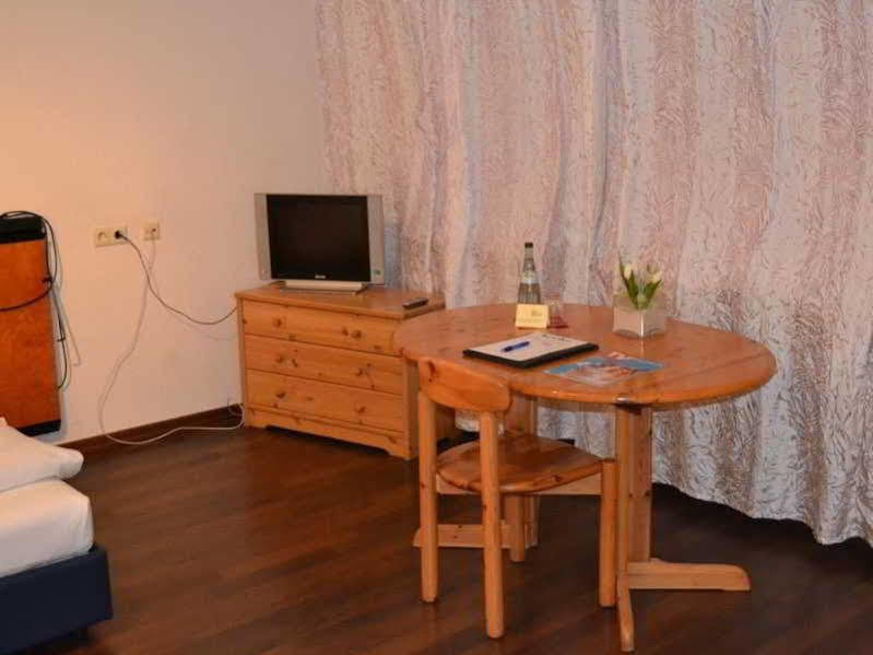 Hotel Domino Stuttgart Ngoại thất bức ảnh