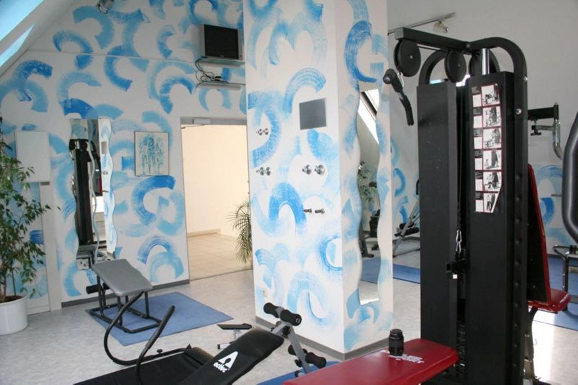 Hotel Domino Stuttgart Ngoại thất bức ảnh