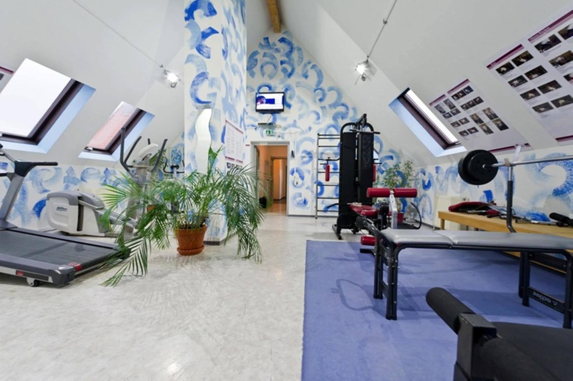 Hotel Domino Stuttgart Ngoại thất bức ảnh